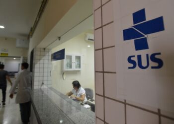 Metade dos municípios brasileiros têm taxa de ocupação de leitos de UTI acima de 90%