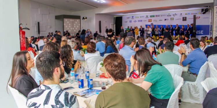 Encontro reuniu a mídia de SC em Chapecó